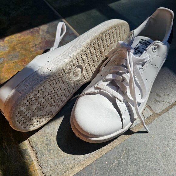 Adidas Stan Smith shoes with Navy accent - Picture 4 of 4